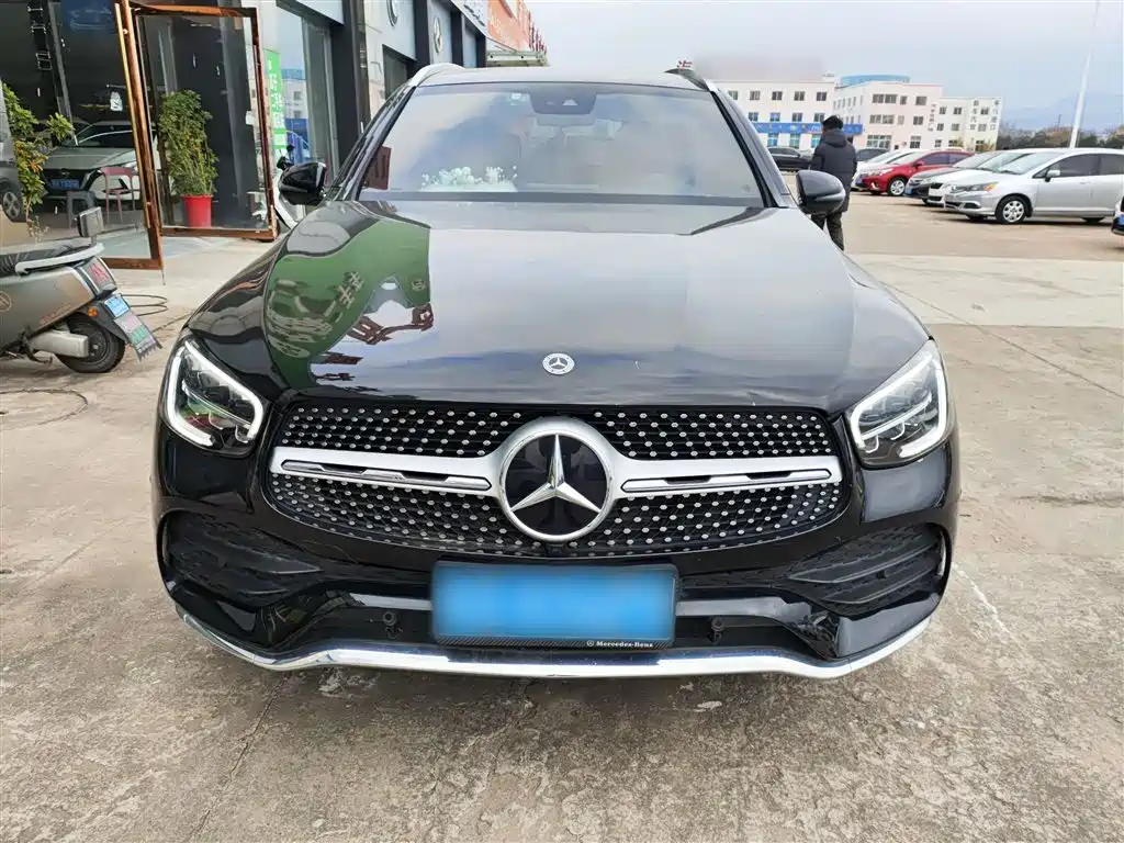 MERCEDES-BENZ GLC