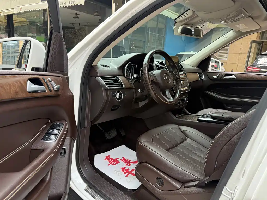 Mercedes-Benz GLE (Import) — миниатюра 8