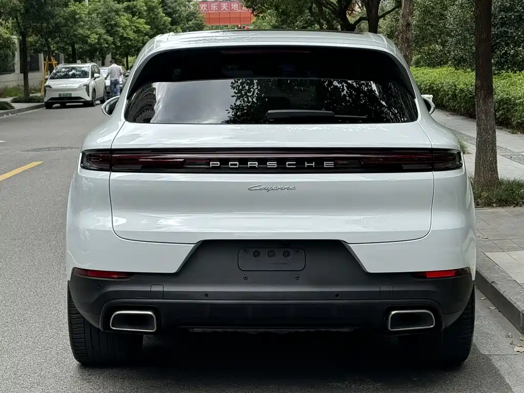 Porsche Cayenne — миниатюра 4