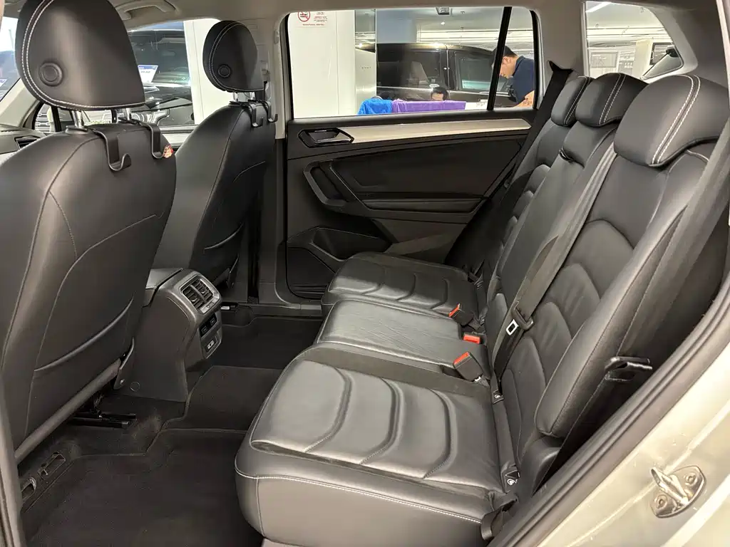 Volkswagen Tiguan L — миниатюра 10