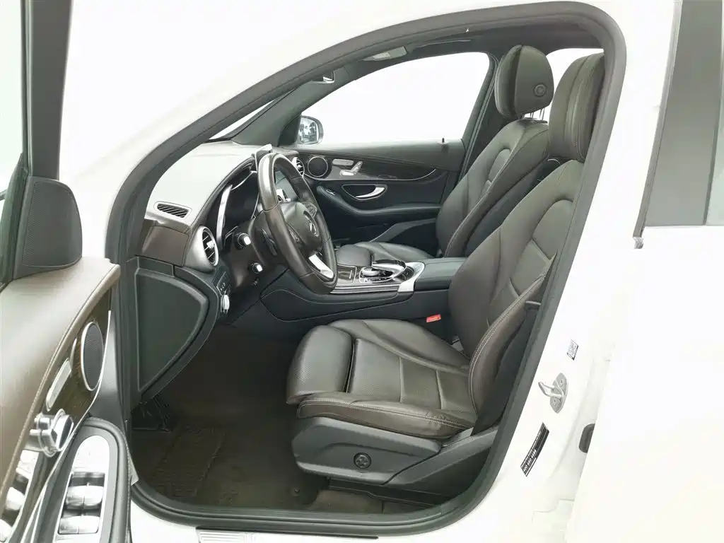 Mercedes-Benz GLC 2019 GLC 260 4MATIC Luxury