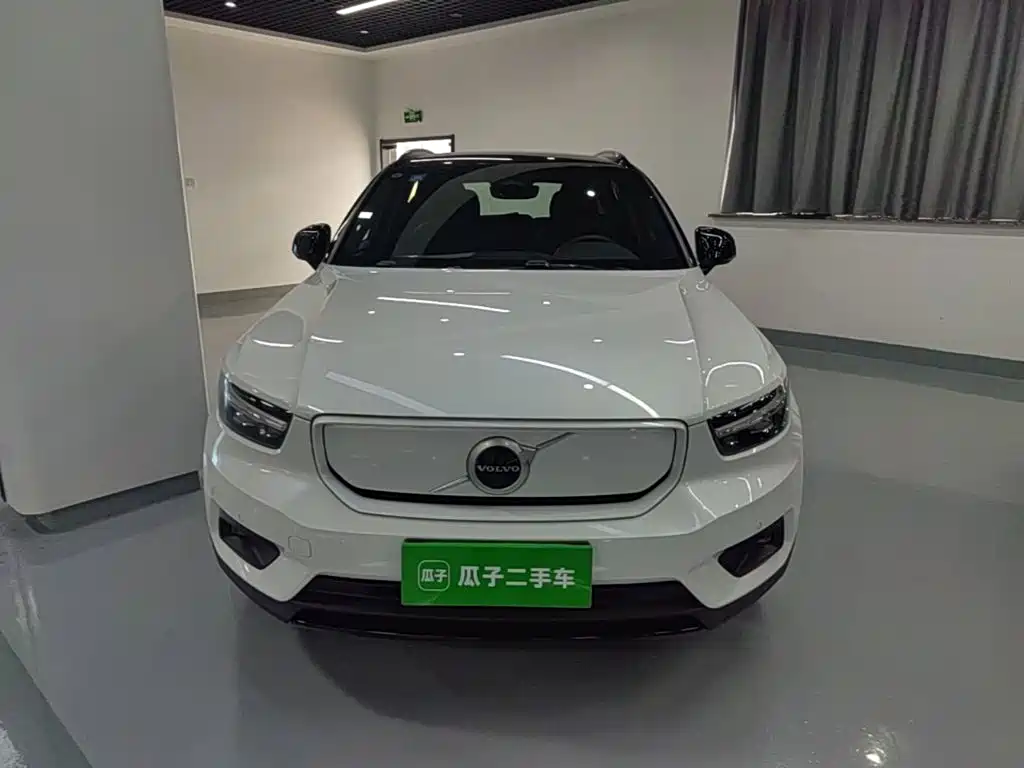 Volvo XC40 NEV — миниатюра 3