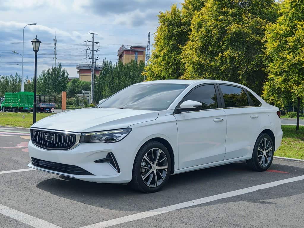 Geely Emgrand 1.5 л 2024 г. Белый, пробег 44400 км