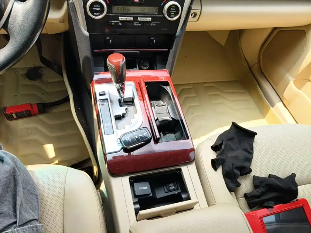 Toyota Camry — миниатюра 14