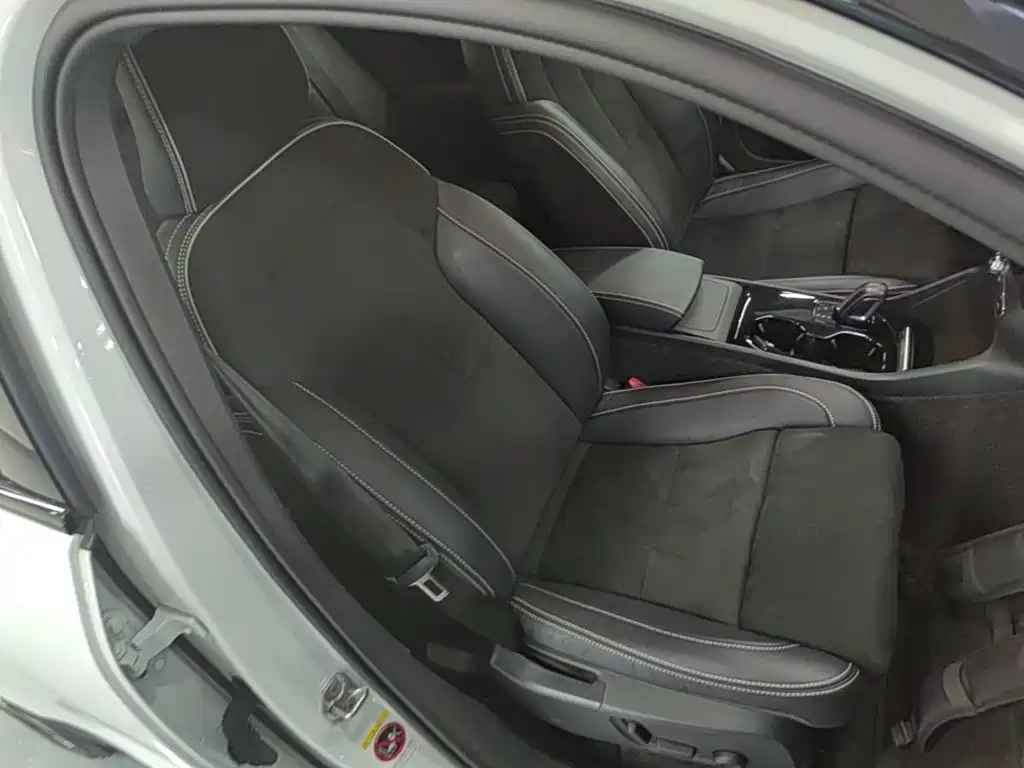 Volvo XC40 NEV — миниатюра 25