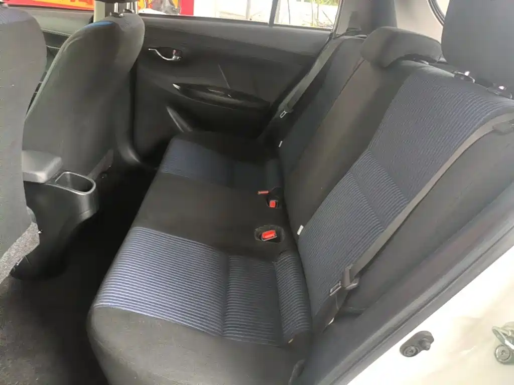 Toyota Yaris L — миниатюра 17