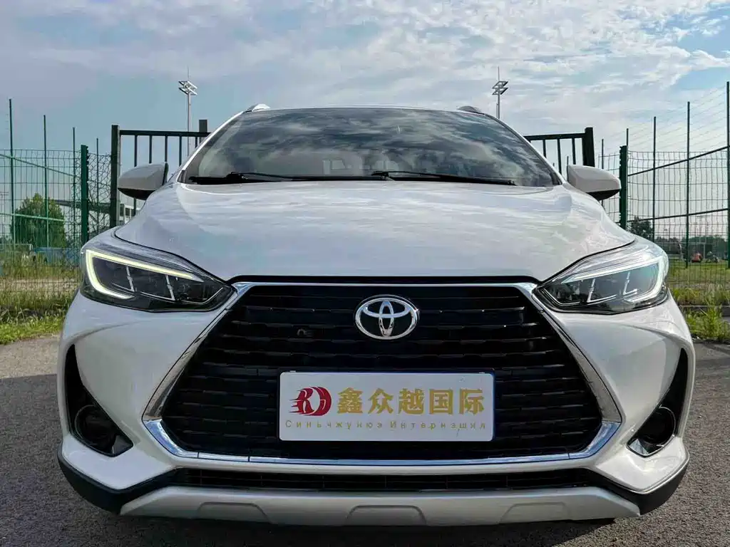 Toyota Yaris L — миниатюра 2