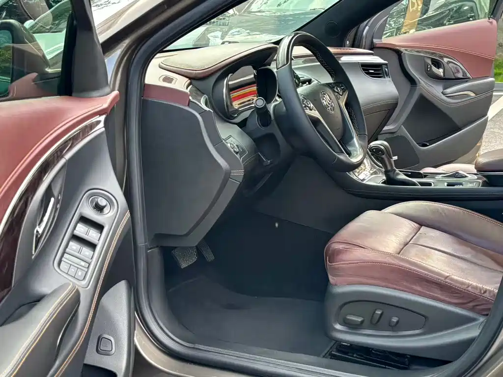 Buick LaCrosse — миниатюра 5