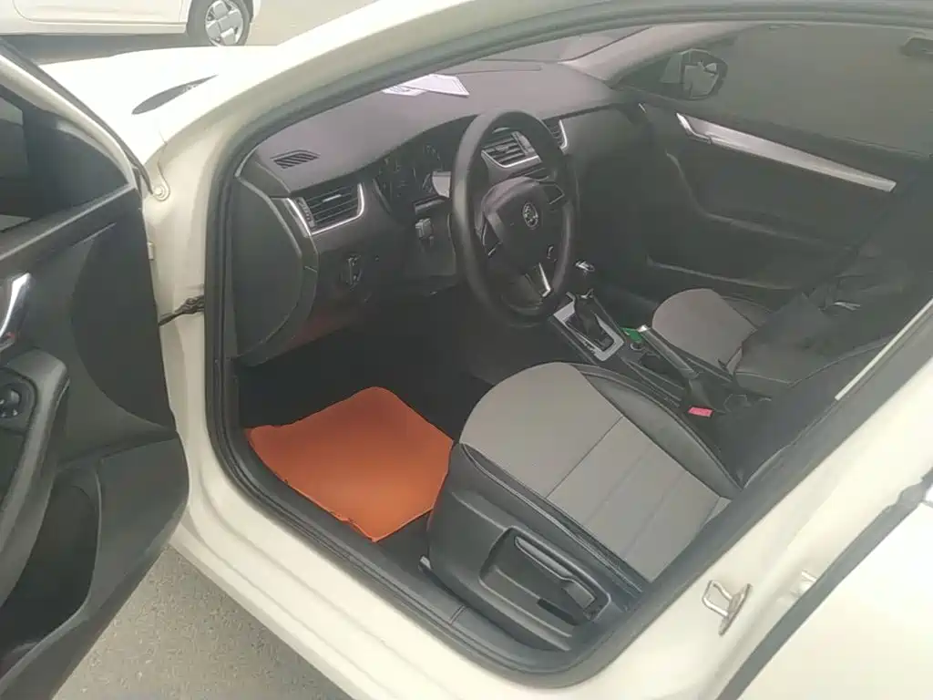 Skoda Octavia — миниатюра 16