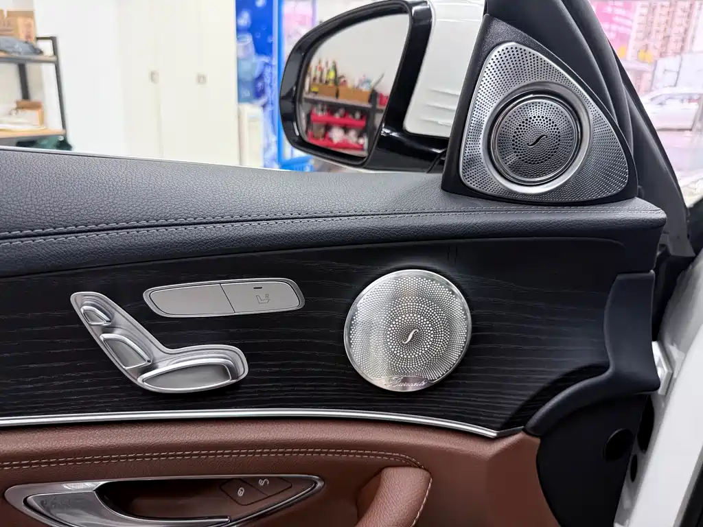 Mercedes-Benz E-Class — миниатюра 5