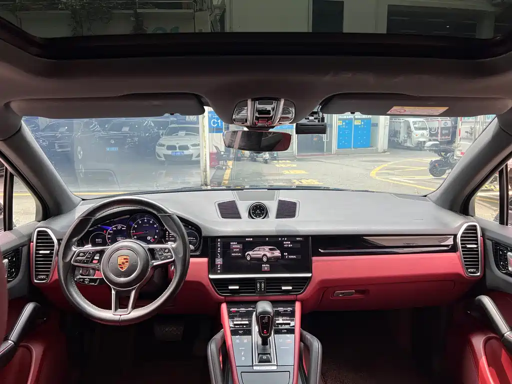 Porsche Cayenne — миниатюра 14