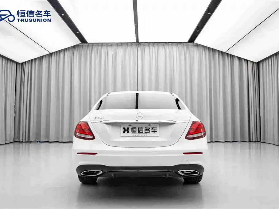 Mercedes-Benz E-Class — миниатюра 6