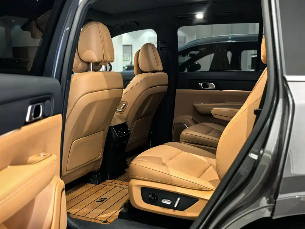 Li Auto ONE 2021 6 мест