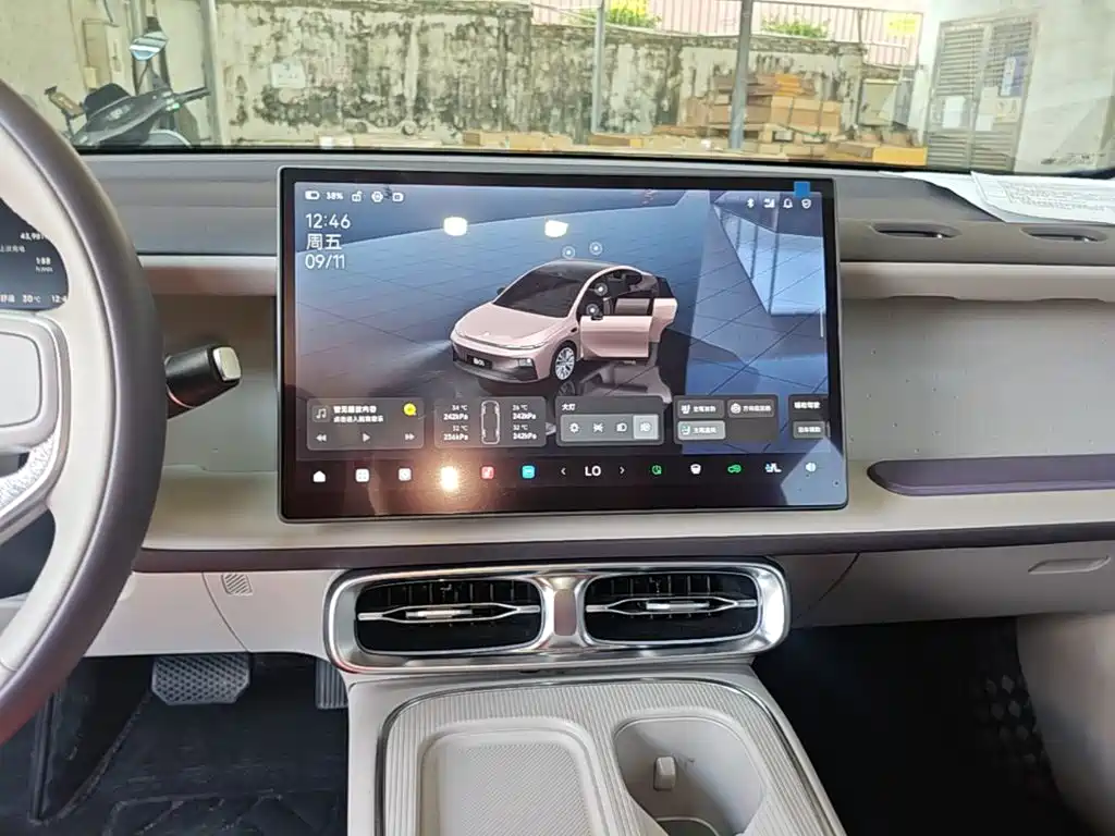Leapmotor Leapmotor B01 — миниатюра 13