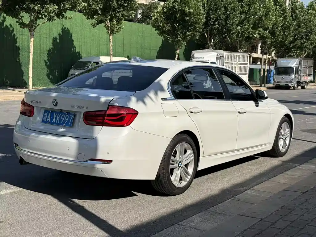 BMW 3 Series — миниатюра 4