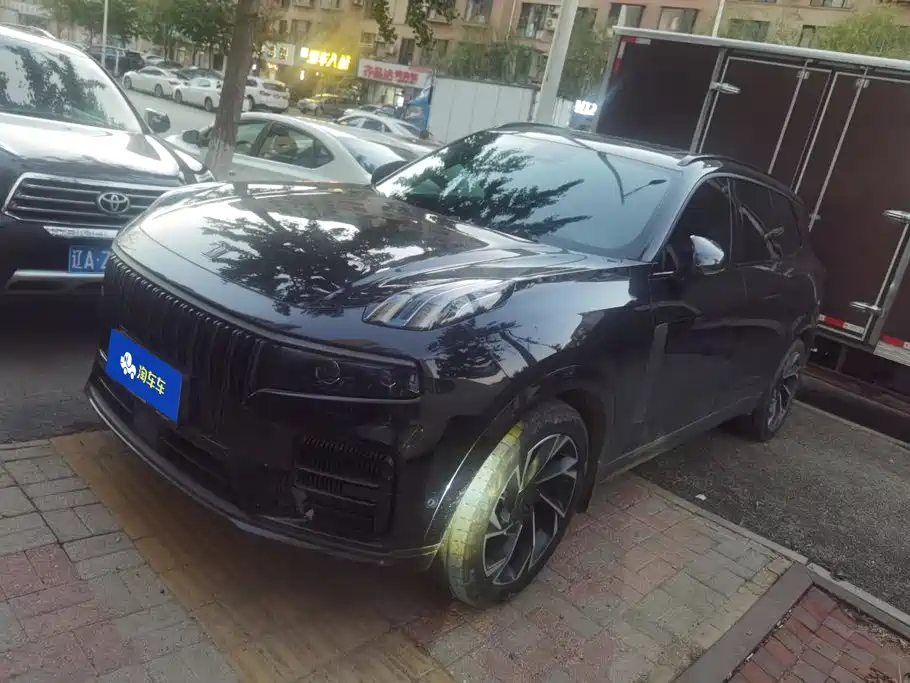 Lynk & Co 09