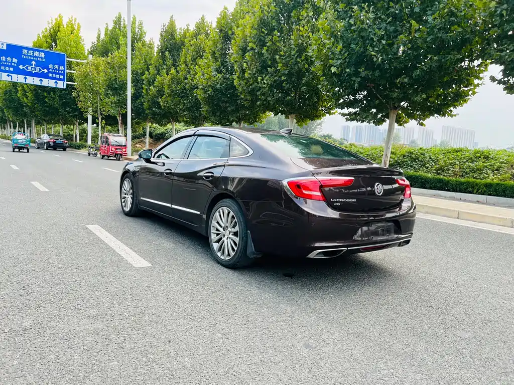 Buick LaCrosse — миниатюра 8