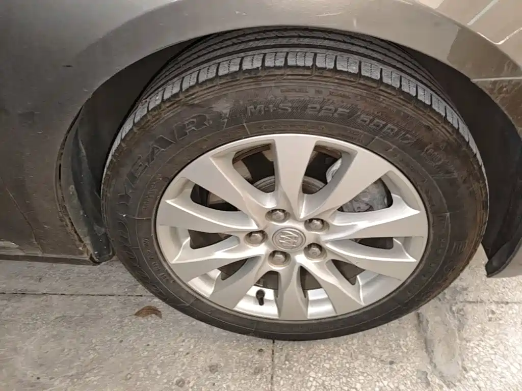 Buick LaCrosse — миниатюра 12