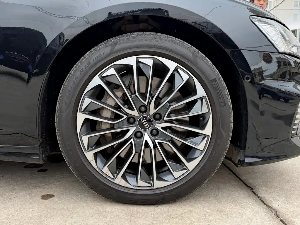 Audi A6L New Energy — миниатюра 18