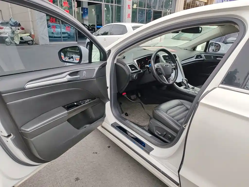 Ford Mondeo — миниатюра 16