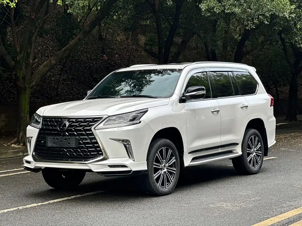 Lexus LX 2022