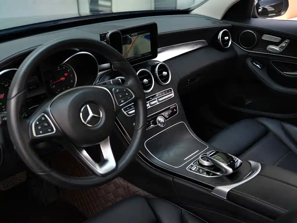 Mercedes-Benz C-Class — миниатюра 13