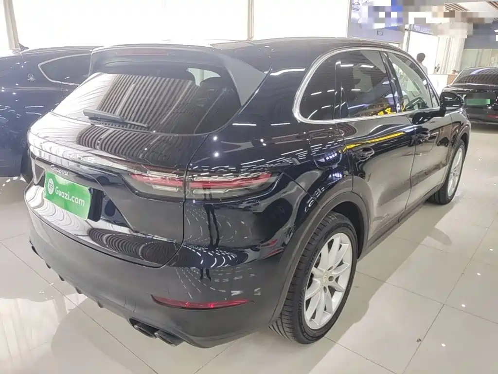 Porsche Cayenne — миниатюра 5