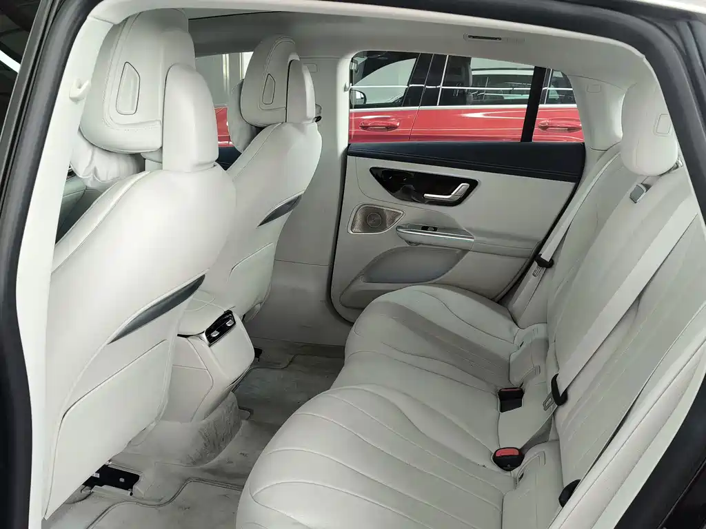 Mercedes-Benz EQE — миниатюра 10