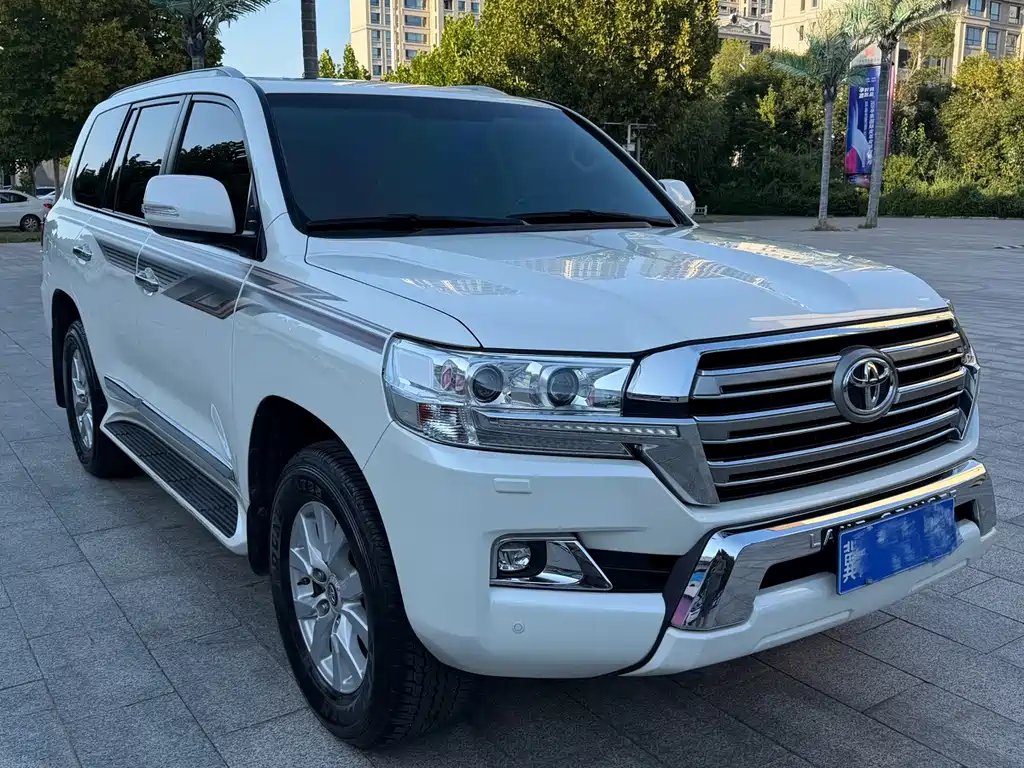 Toyota Land Cruiser — миниатюра 7