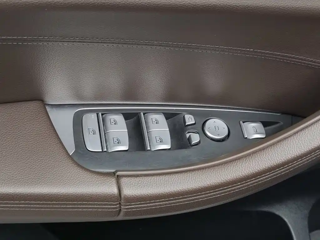 BMW X3 — миниатюра 9