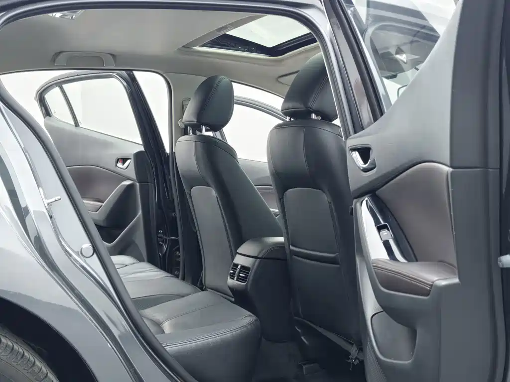 Mazda 3 Axela — миниатюра 18
