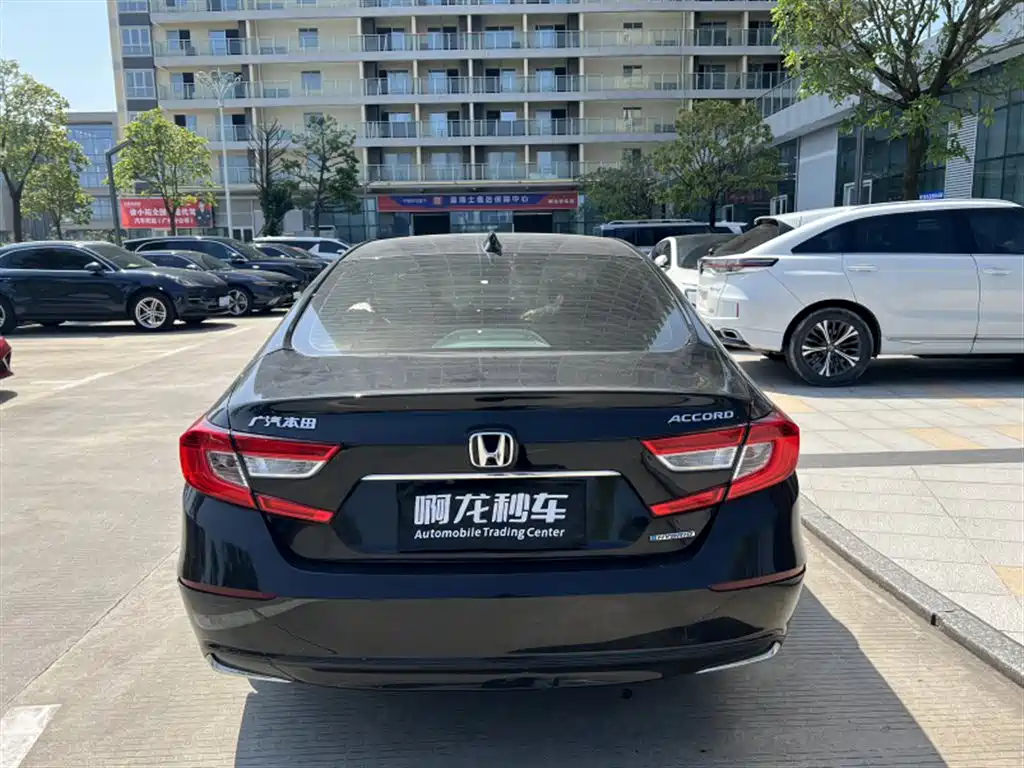 Honda Accord — миниатюра 8