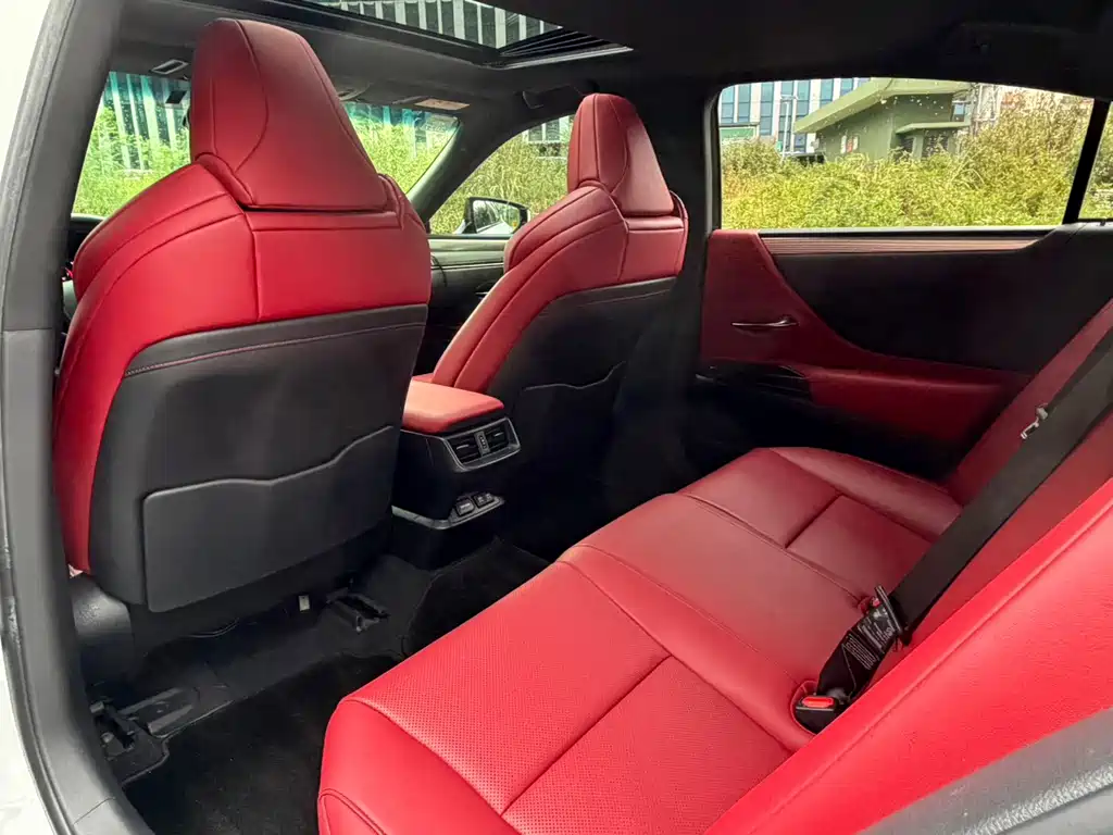 Lexus ES — миниатюра 15