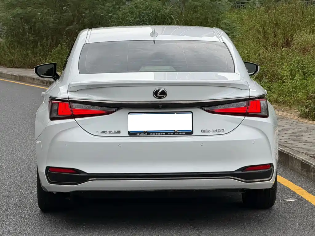 Lexus ES — миниатюра 4
