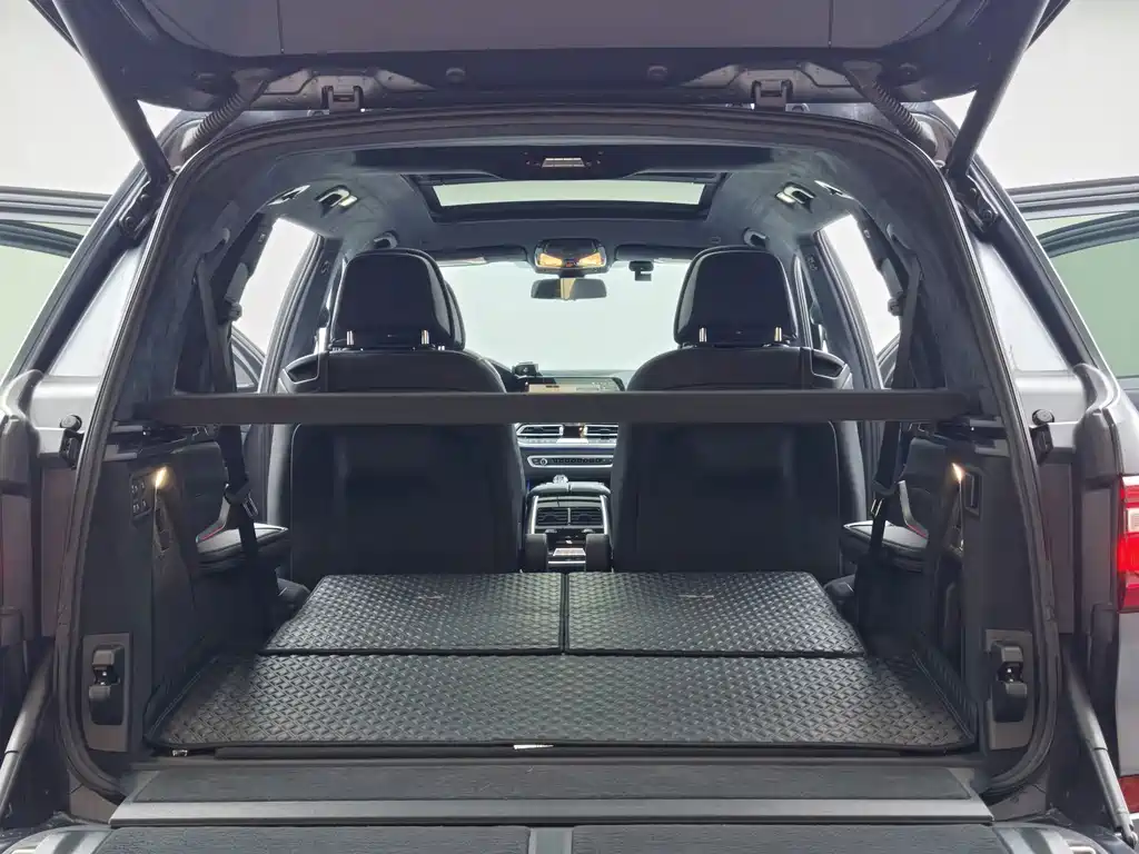 BMW X7 — миниатюра 21
