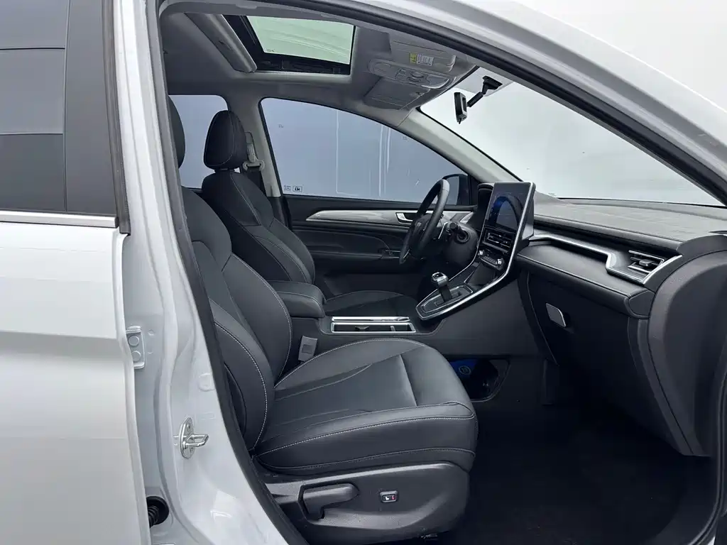 Haval M6 — миниатюра 12