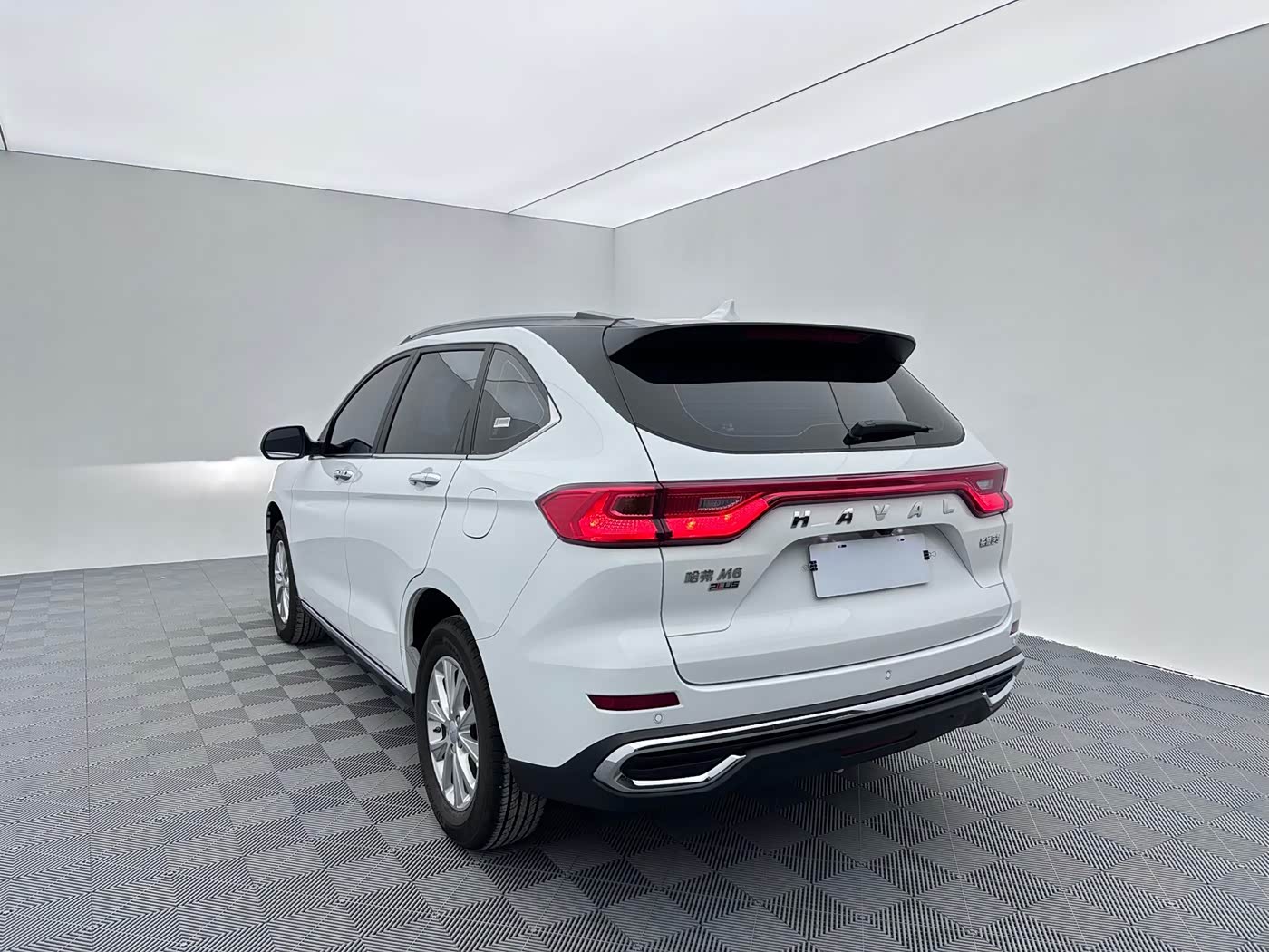 Haval Haval M6 1.5 л 2022 г. Белый, пробег 4000 км