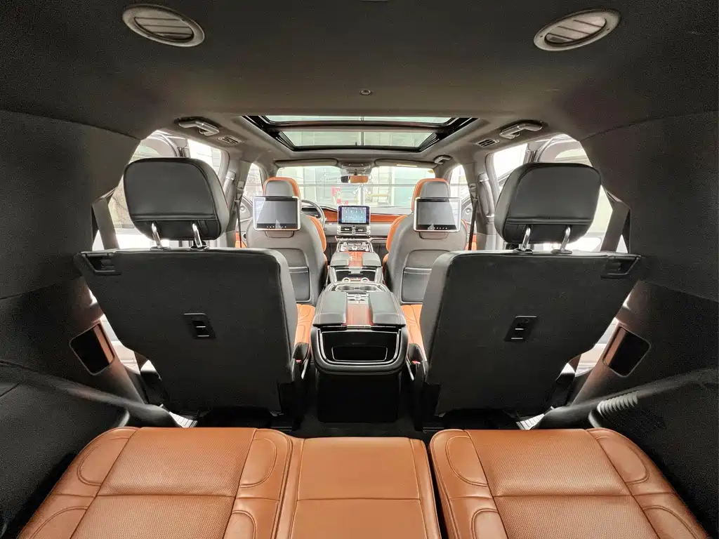 Lincoln Navigator — миниатюра 28