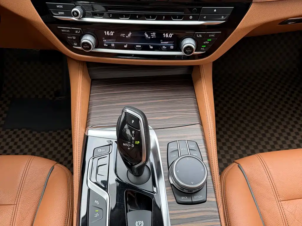 BMW 6 Series GT — миниатюра 23