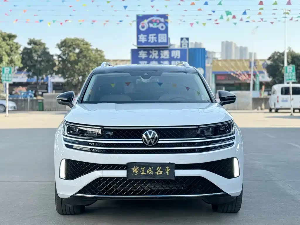 Volkswagen Tavendor 2023 380TSI R-Line