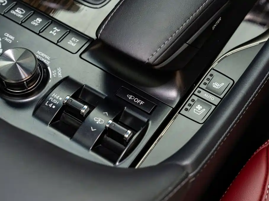 Lexus LX — миниатюра 17