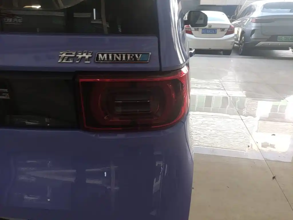 Wuling MINIEV — миниатюра 8