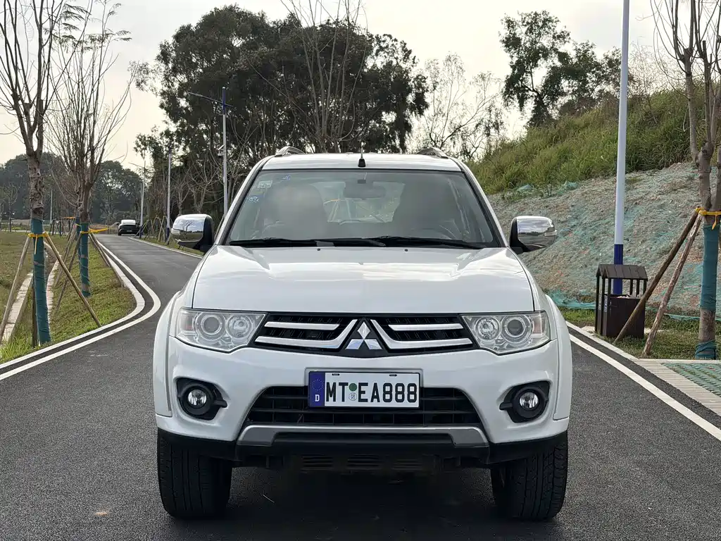 MITSUBISHI PAJERO JINCHANG