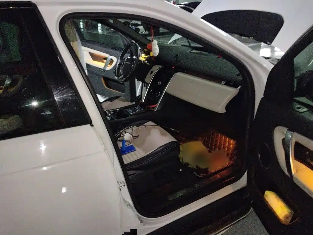 Land Rover Discovery Sport Hybrid — миниатюра 18