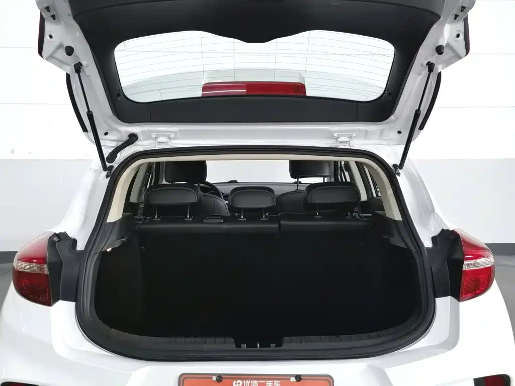 Geely Emgrand GS — миниатюра 16