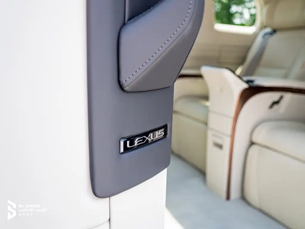 Lexus LM — фотографии объявления, Фото 41