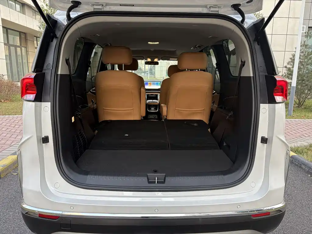 SAIC MAXUS CHASE G50 PLUG IN HYBRID