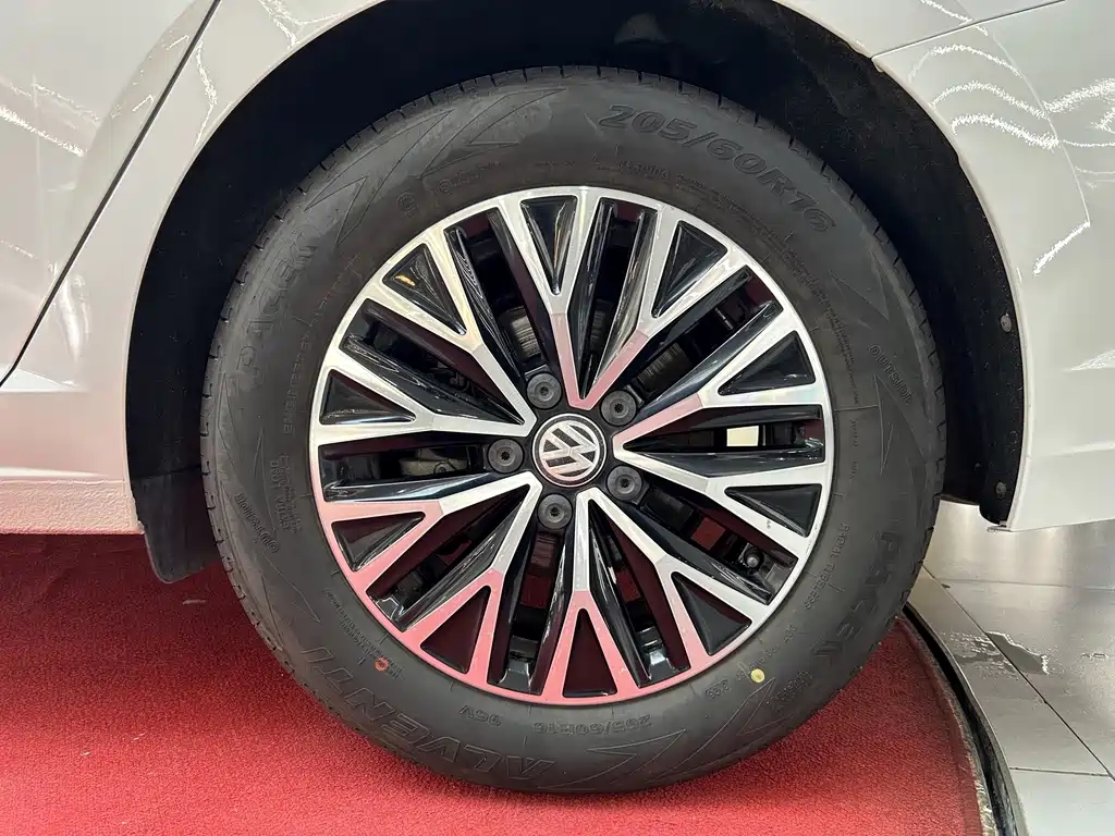 Volkswagen Sagitar — миниатюра 39