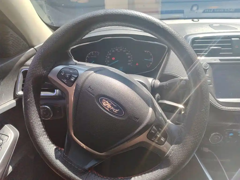 Ford Escort — миниатюра 11