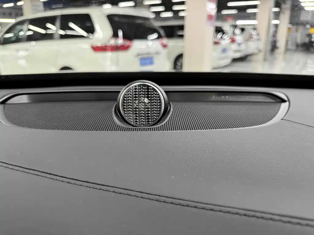 Volvo XC90 PHEV — миниатюра 17
